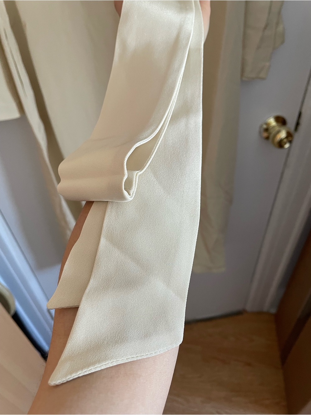 30 momme Silk Belted Dress - Picture 6 of 16